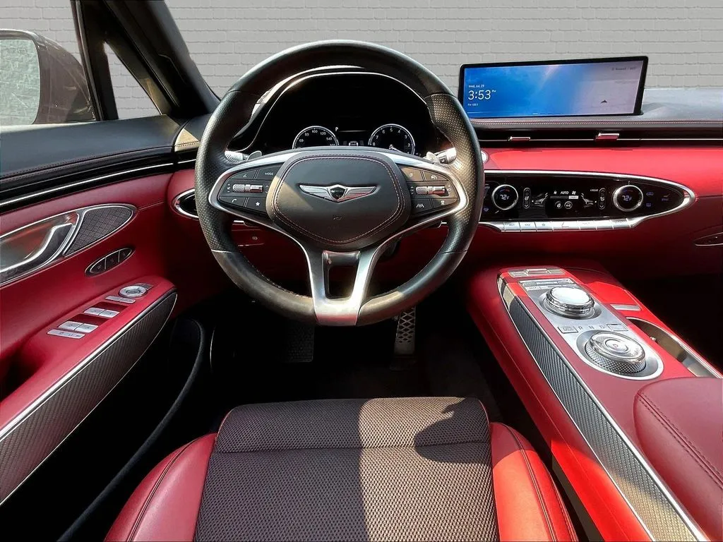 Genesis GV70 photo 8