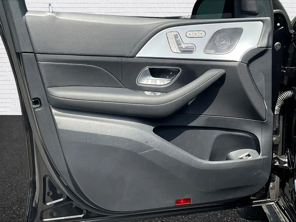 2025 Mercedes-Benz GLE AMG GLE 53 - Photo 17