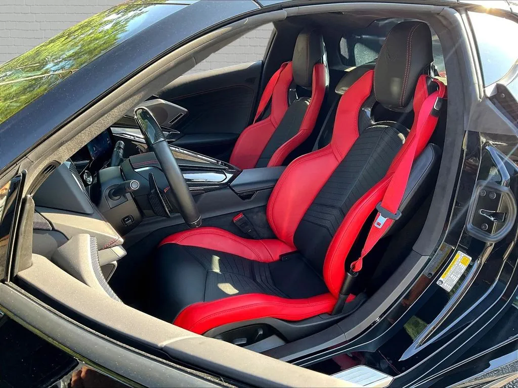 Chevrolet Corvette photo 17