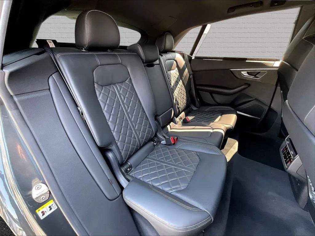 Audi SQ8 photo 21