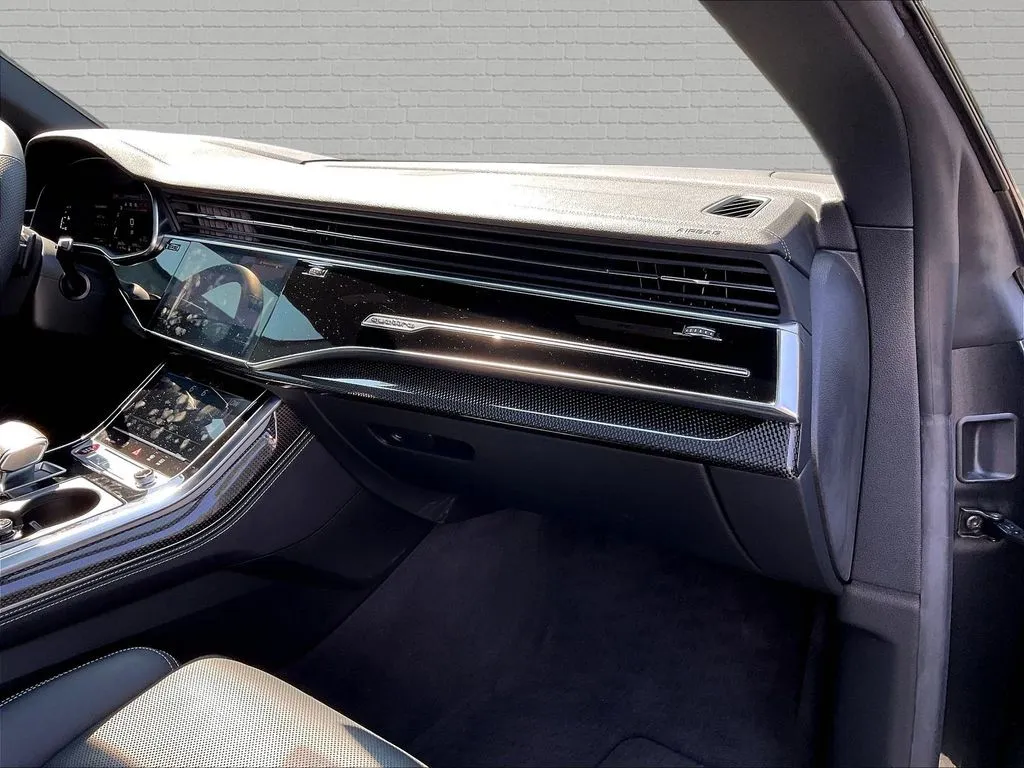 Audi SQ8 photo 22