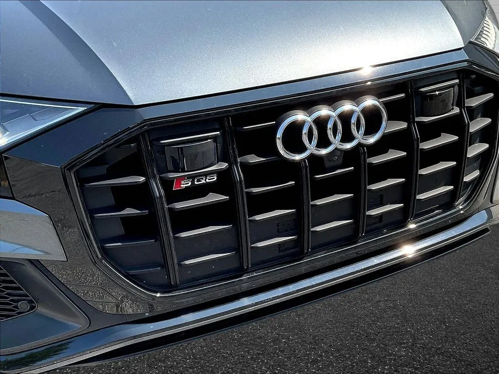 Audi SQ8 photo 26