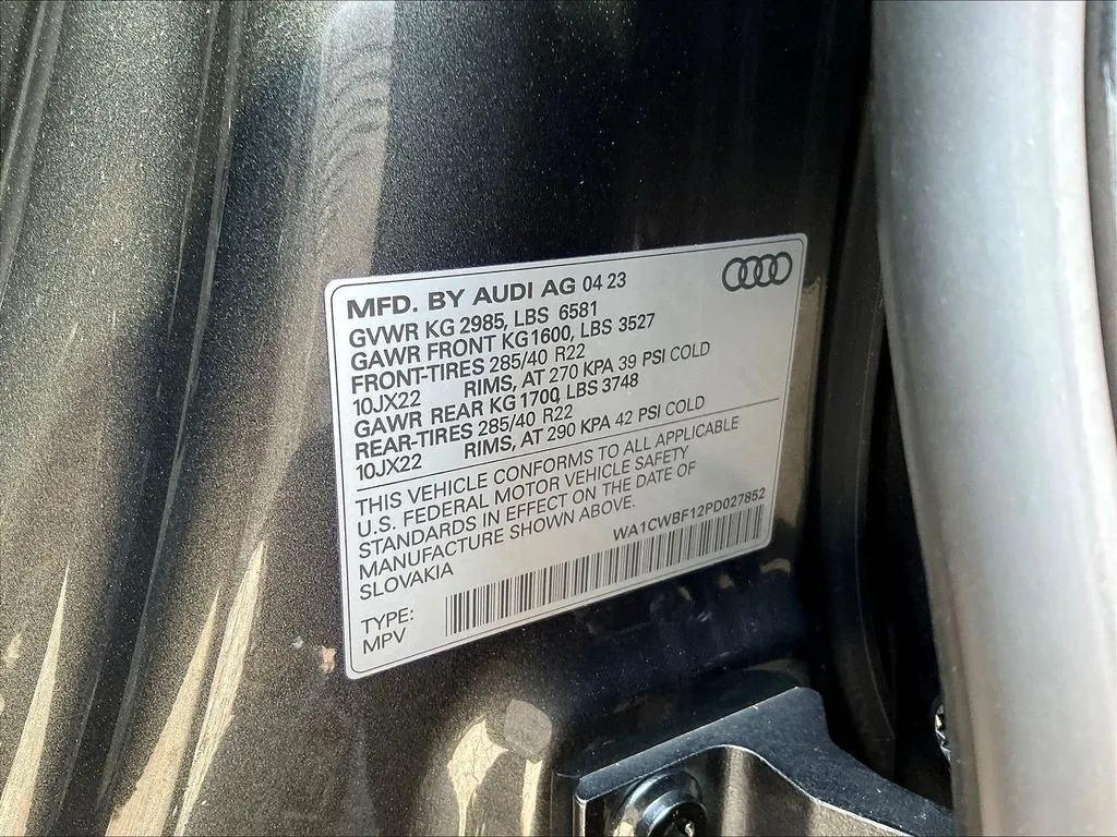 Audi SQ8 photo 16