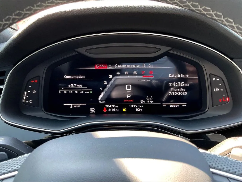 Audi SQ8 photo 12