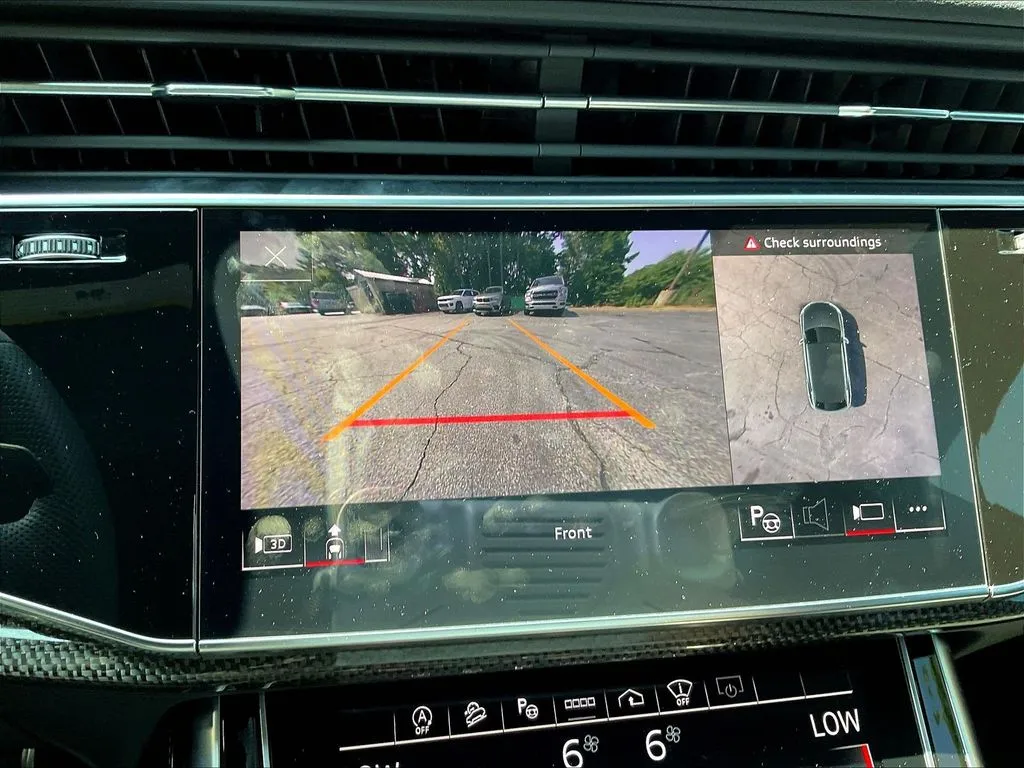 Audi SQ8 photo 13