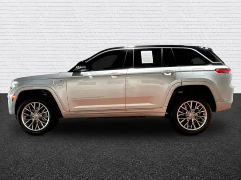 More photos of 2023 Jeep Grand Cherokee Summit 4xe at Gravity Autos Roswell, GA