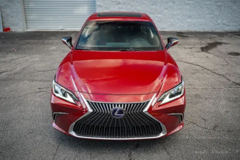 More photos of 2021 Lexus ES 300h at Gravity Autos Roswell, GA