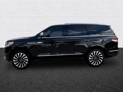 More photos of 2022 Lincoln Navigator Black Label at Gravity Autos Roswell, GA