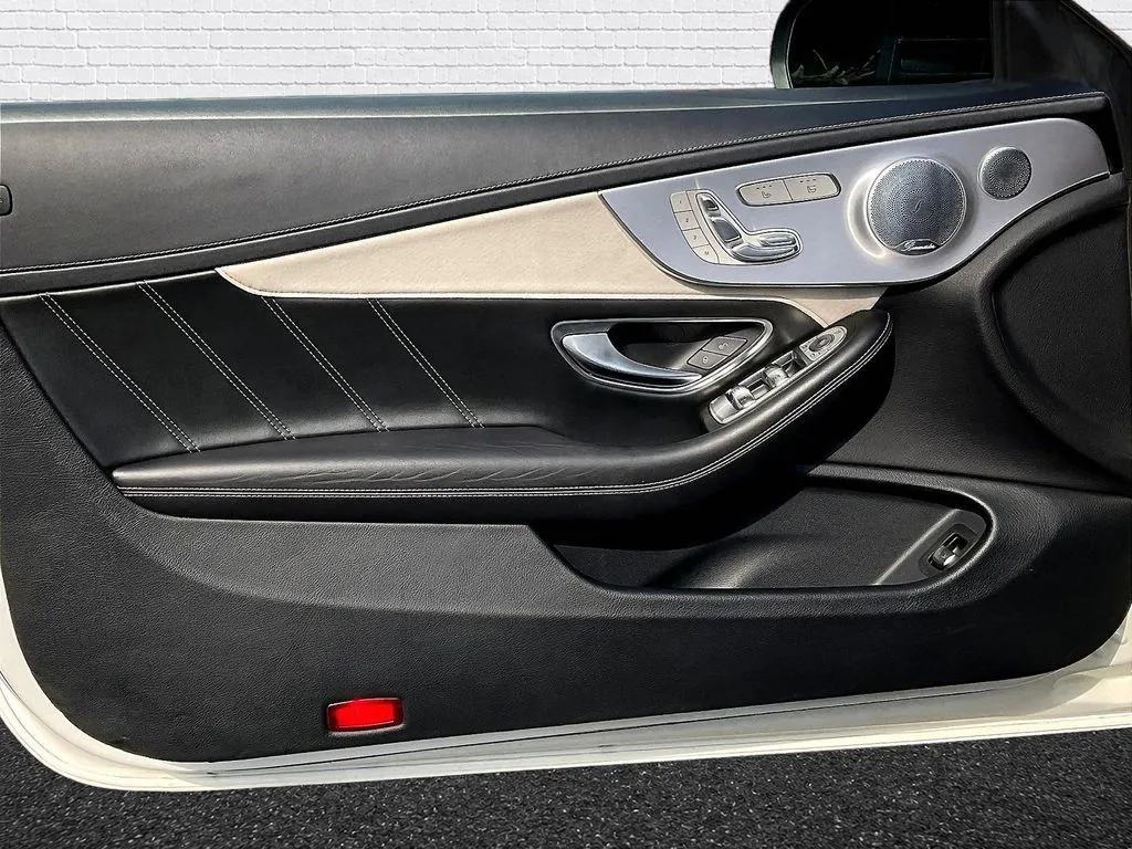 Mercedes-Benz C-Class photo 17