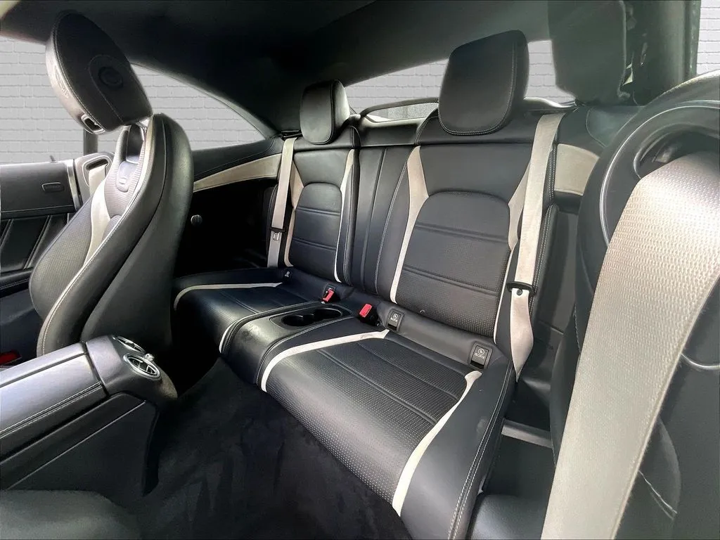 Mercedes-Benz C-Class photo 19