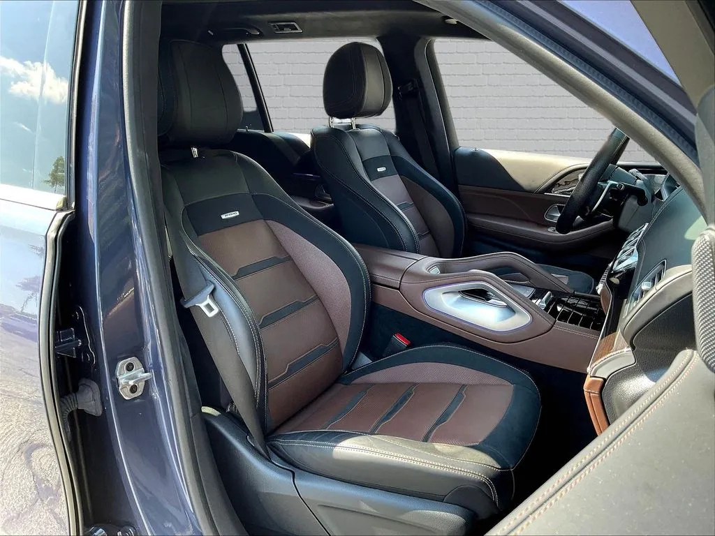 Mercedes-Benz GLS photo 26