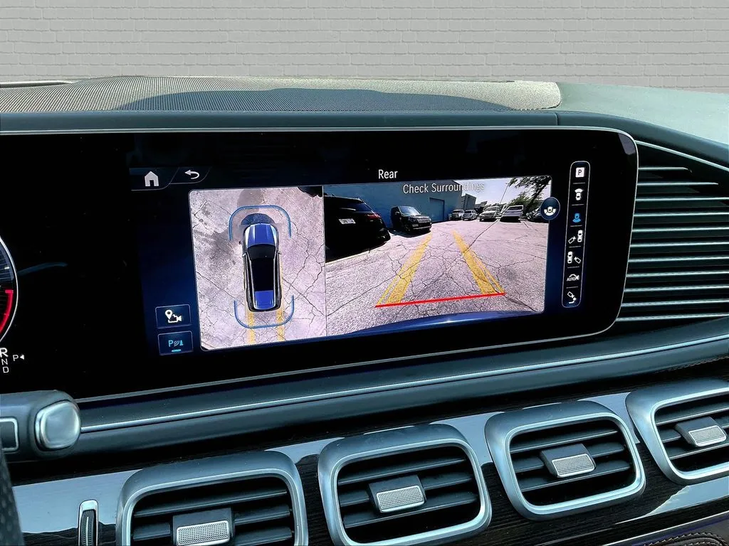 Mercedes-Benz GLS photo 14