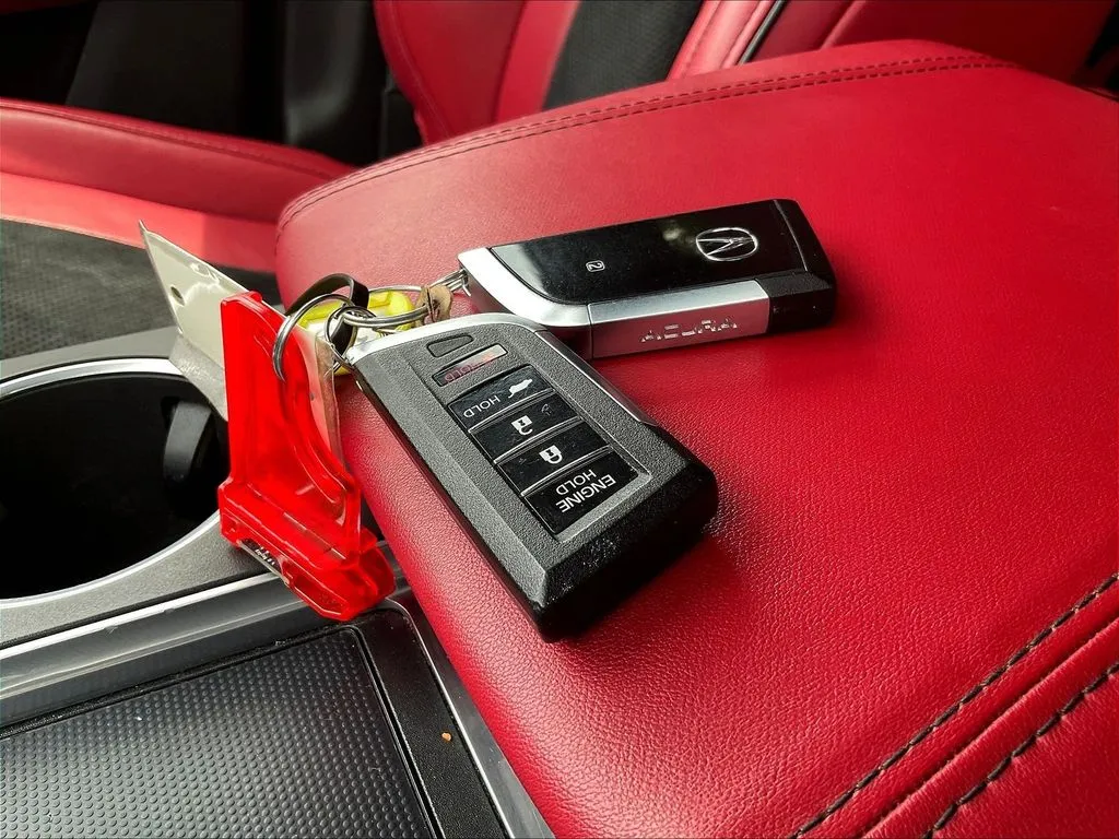 Acura MDX photo 30