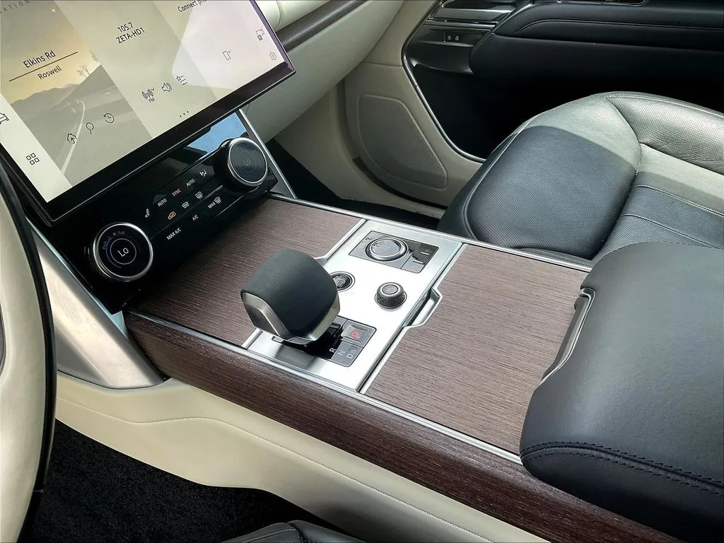Land Rover Range Rover photo 18