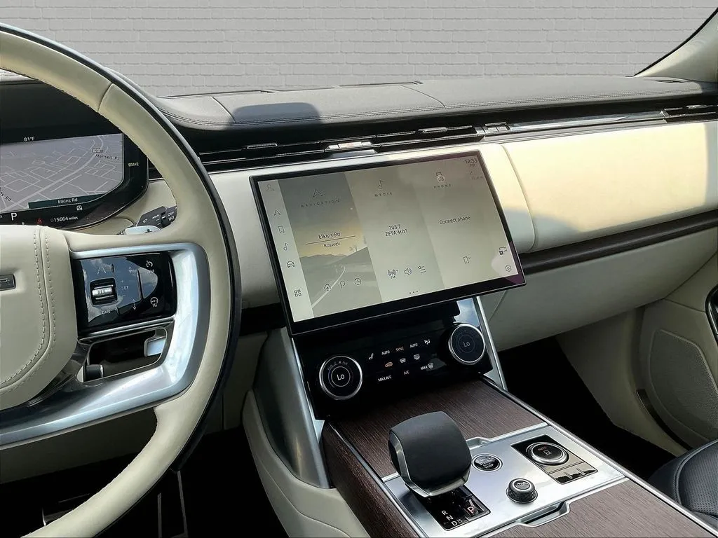 Land Rover Range Rover photo 10