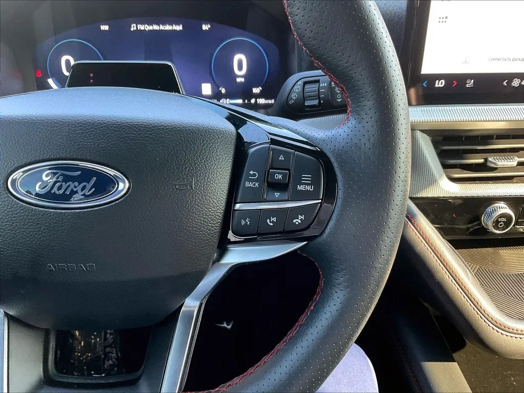Ford Explorer photo 13