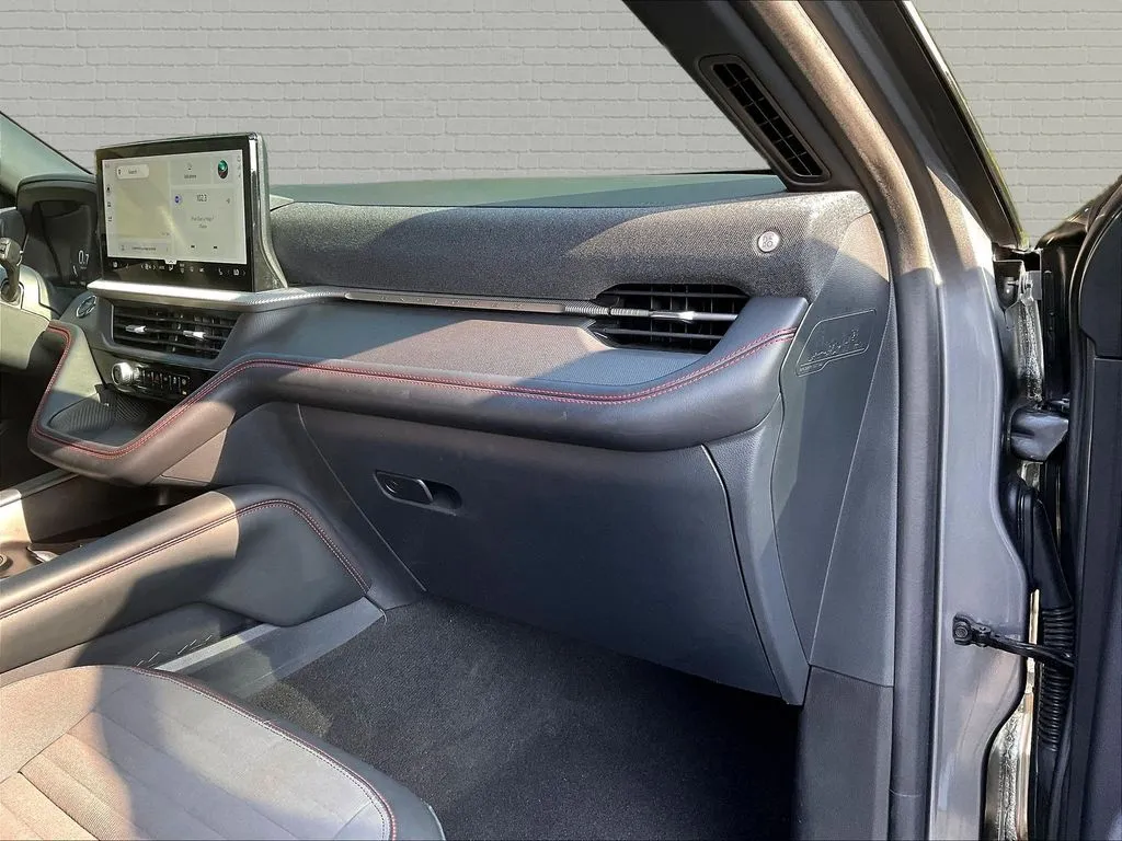Ford Explorer photo 24