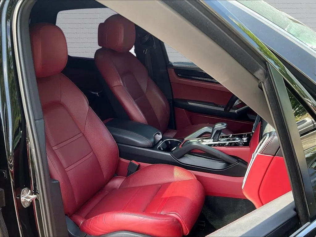 Porsche Cayenne photo 25