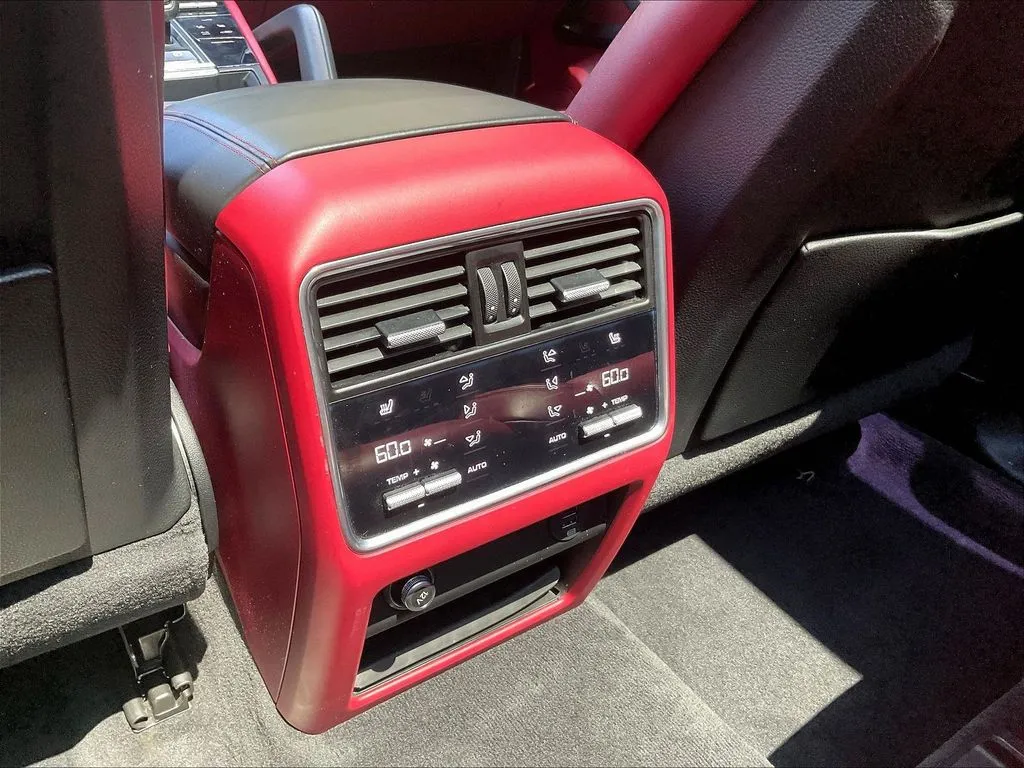 Porsche Cayenne photo 10