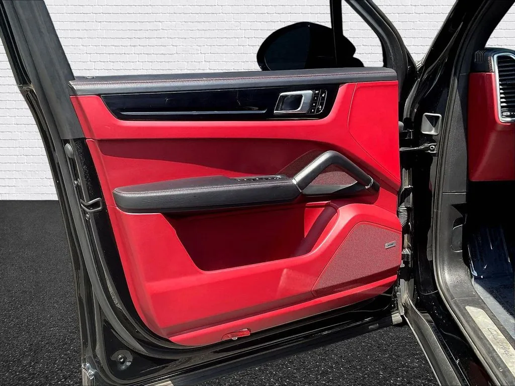 Porsche Cayenne photo 17