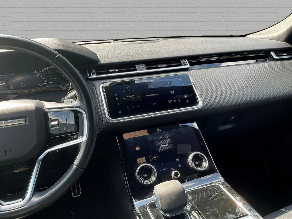 Land Rover Range Rover Velar photo 11