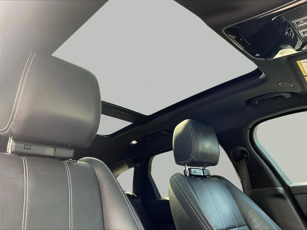 Land Rover Range Rover Velar photo 27