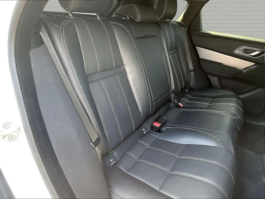 Land Rover Range Rover Velar photo 25