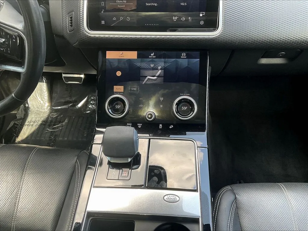 Land Rover Range Rover Velar photo 17