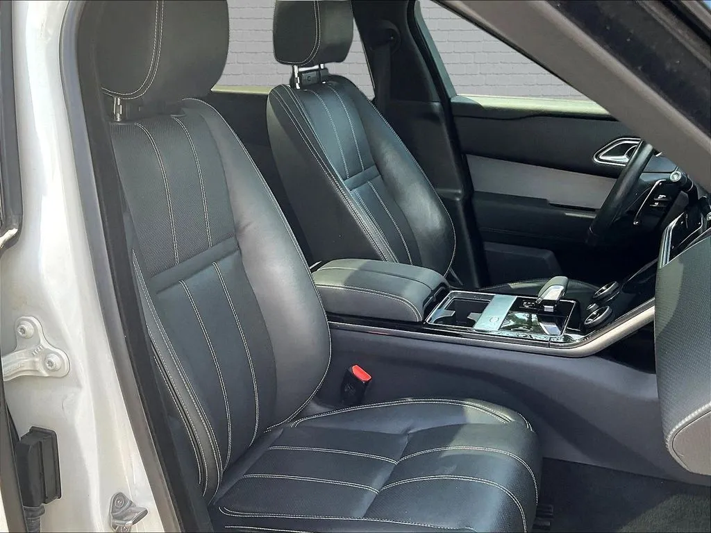 Land Rover Range Rover Velar photo 29
