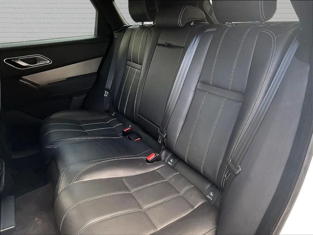 Land Rover Range Rover Velar photo 22