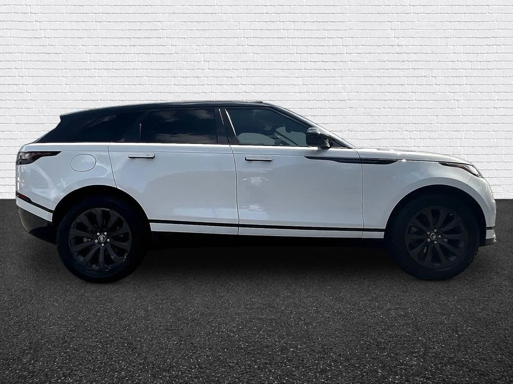 Land Rover Range Rover Velar photo 8