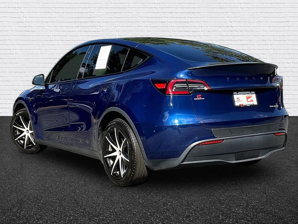 Tesla Model Y photo 4
