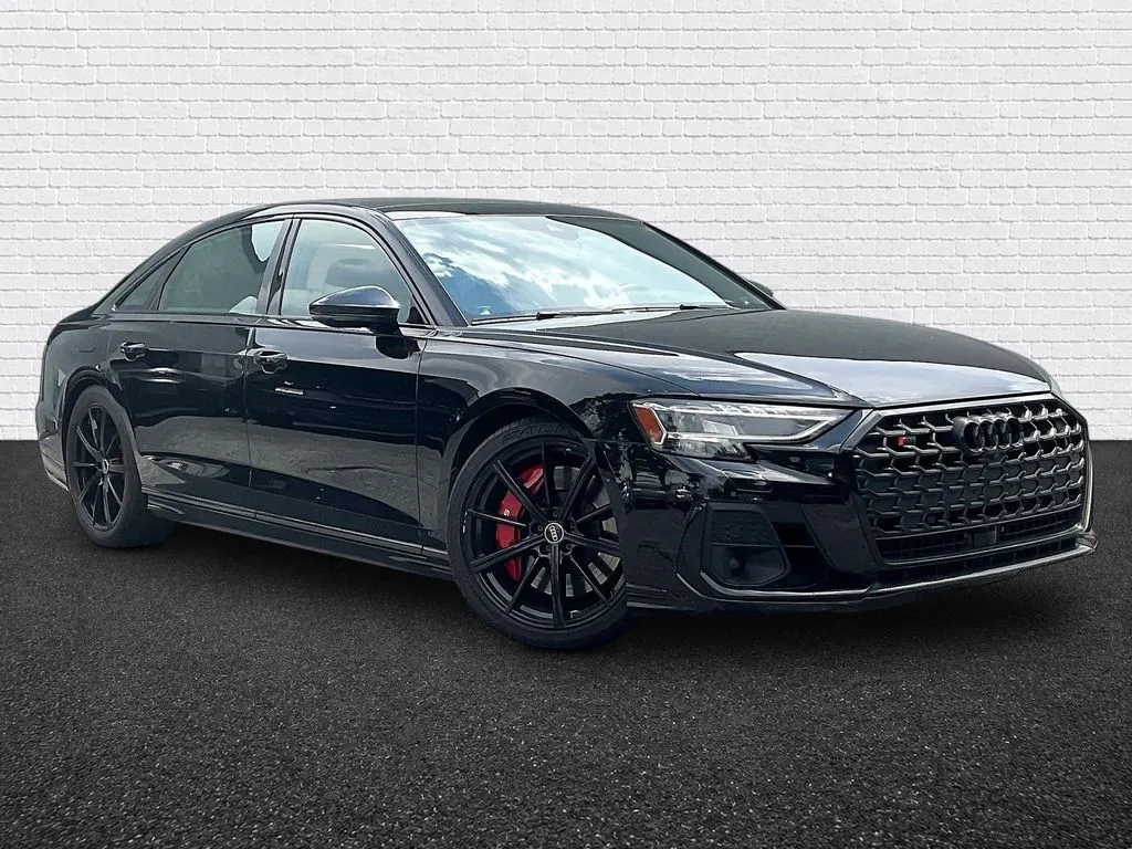 Audi S8 photo 3