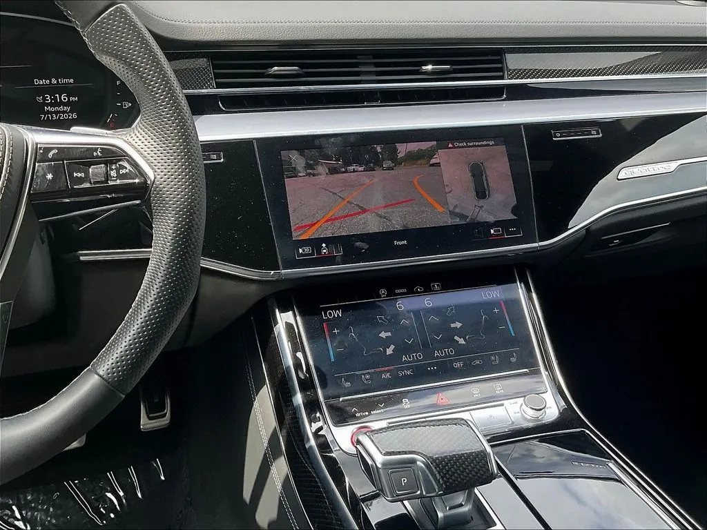Audi S8 photo 9