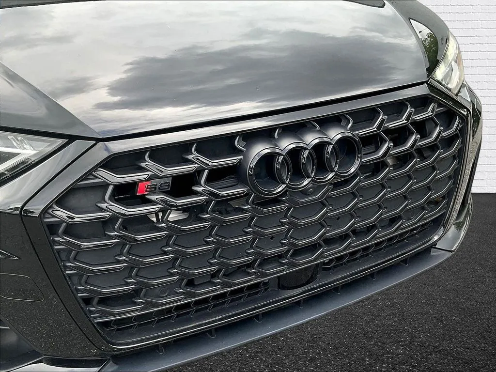 Audi S8 photo 29