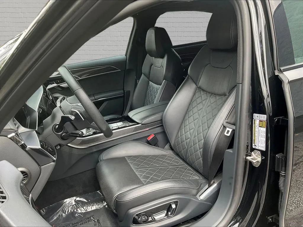 Audi S8 photo 19