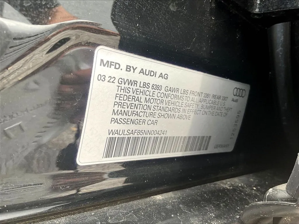Audi S8 photo 17
