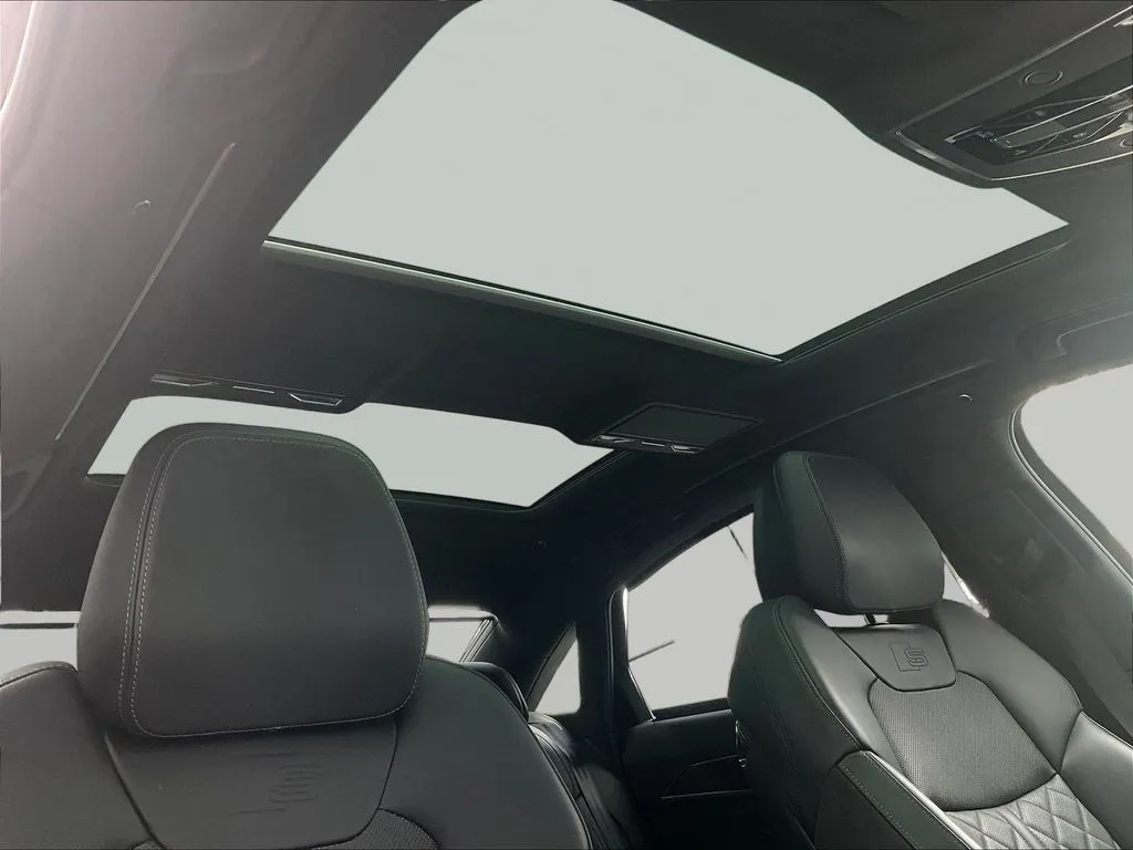 Audi S8 photo 25