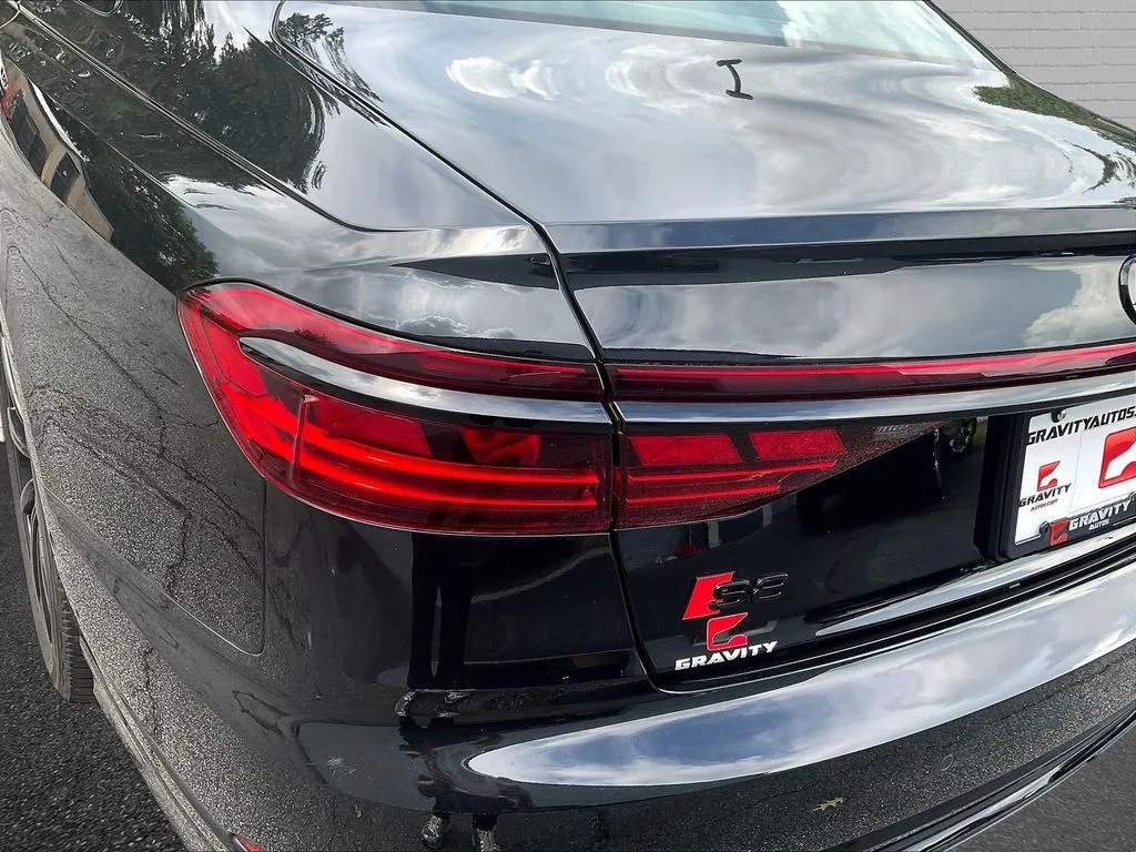 Audi S8 photo 21
