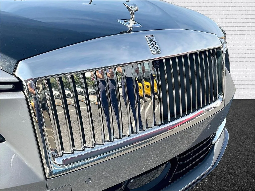 Rolls-Royce Spectre photo 30