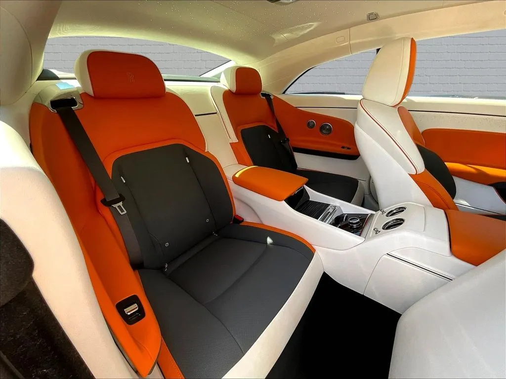 Rolls-Royce Spectre photo 25