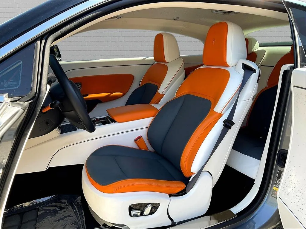 Rolls-Royce Spectre photo 22