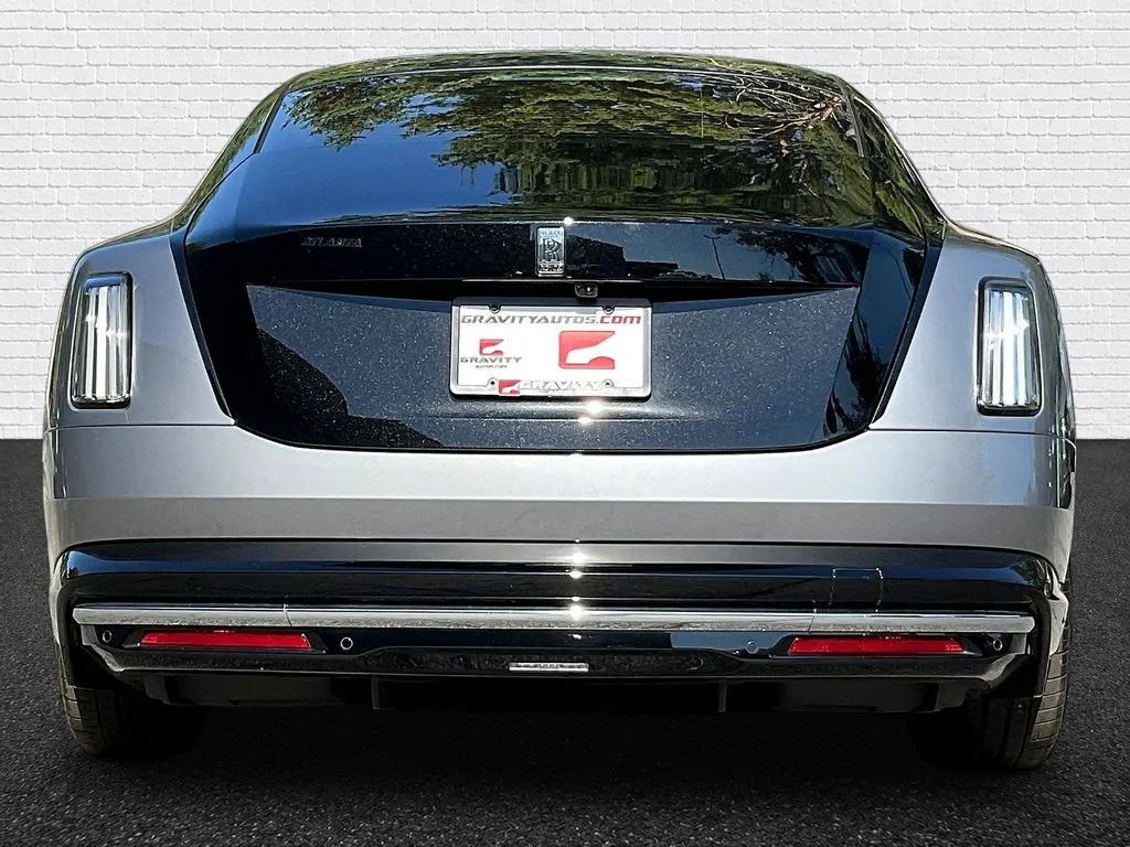 Rolls-Royce Spectre photo 6