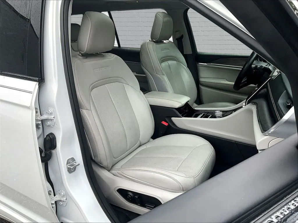 Jeep Grand Cherokee L photo 24