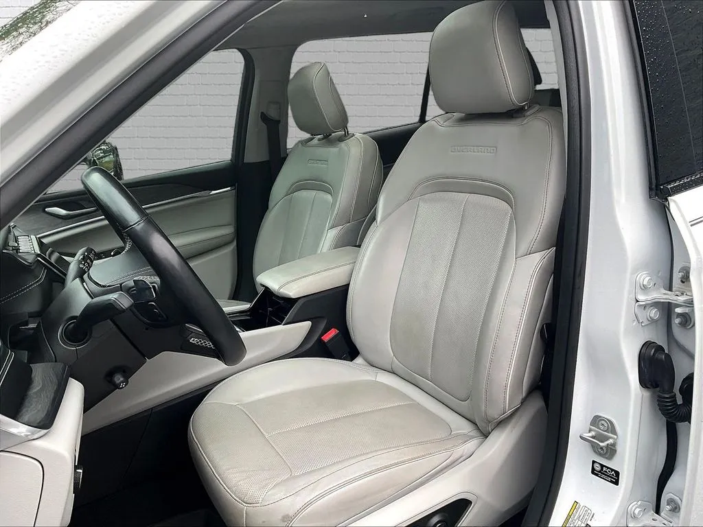 Jeep Grand Cherokee L photo 17
