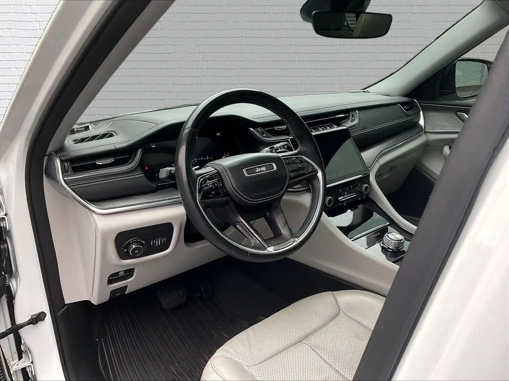 Jeep Grand Cherokee L photo 15