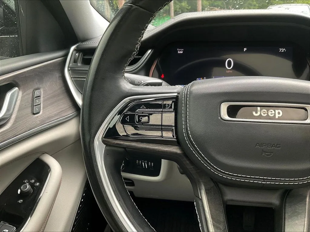Jeep Grand Cherokee L photo 11