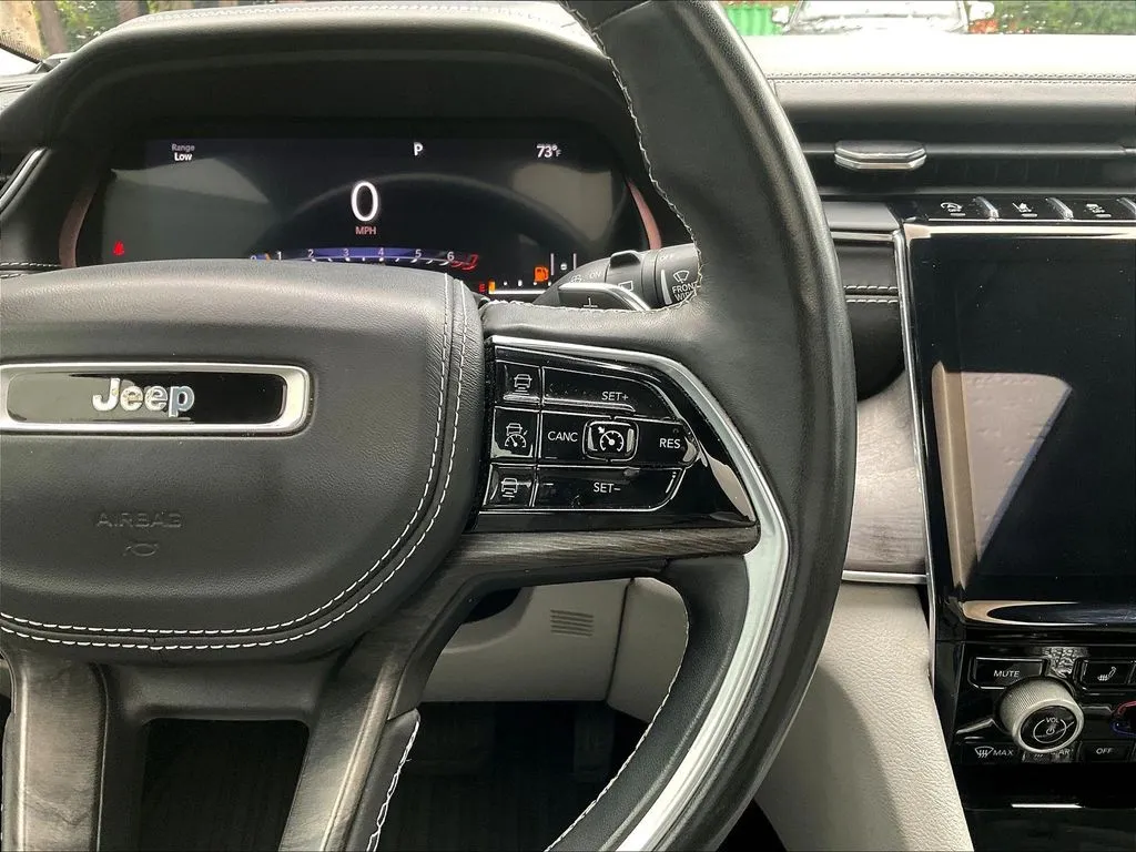 Jeep Grand Cherokee L photo 12