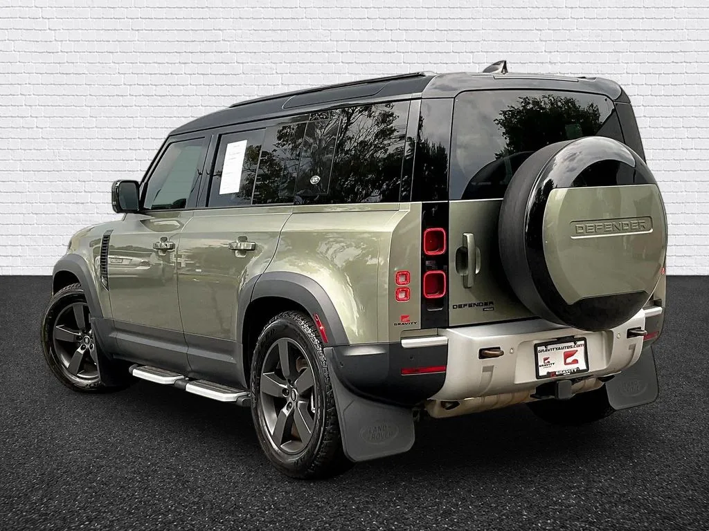 Land Rover Defender 110 photo 4