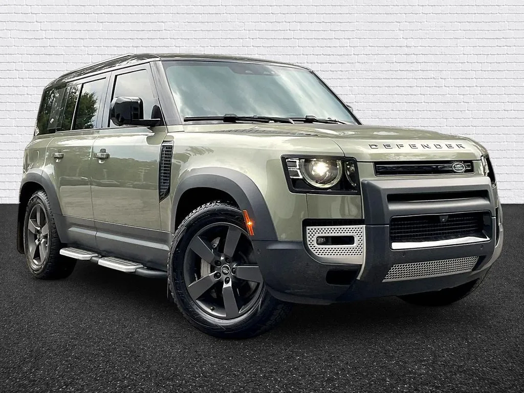 Land Rover Defender 110 photo 3